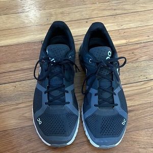 Mens Size 8/ Womens 9.5/10 On Cloud Running Shoe
